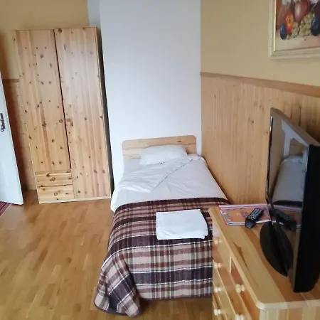 Paide B&B Couette-café *